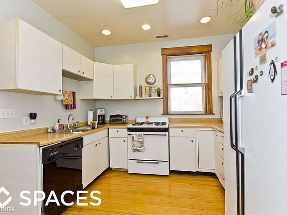 3rd image of 2647 N Sacramento Ave #2649-1F