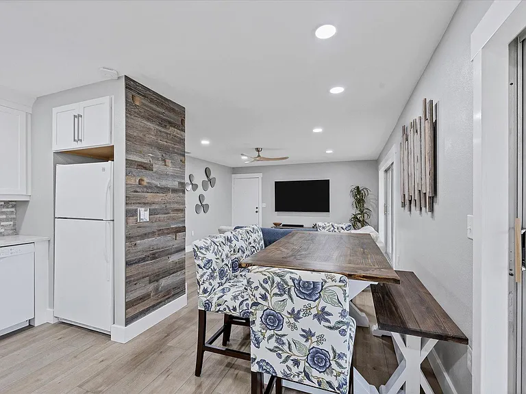 201 Airport Ave E #722 — Photo 13