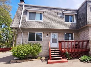 150 Ladd Rd, Walled Lake, MI 48390