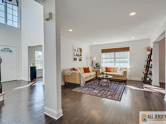 5th image of 31 Shepherd Way