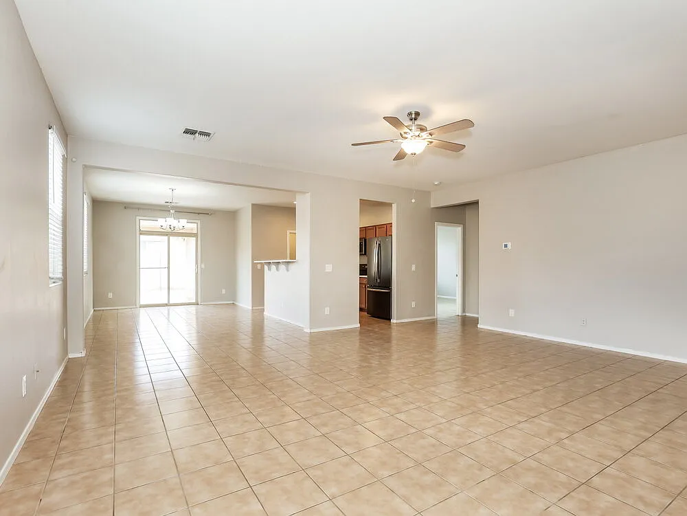 3 bed, 2.0 bath, 1620 sqft, $1,840 — Photo 3