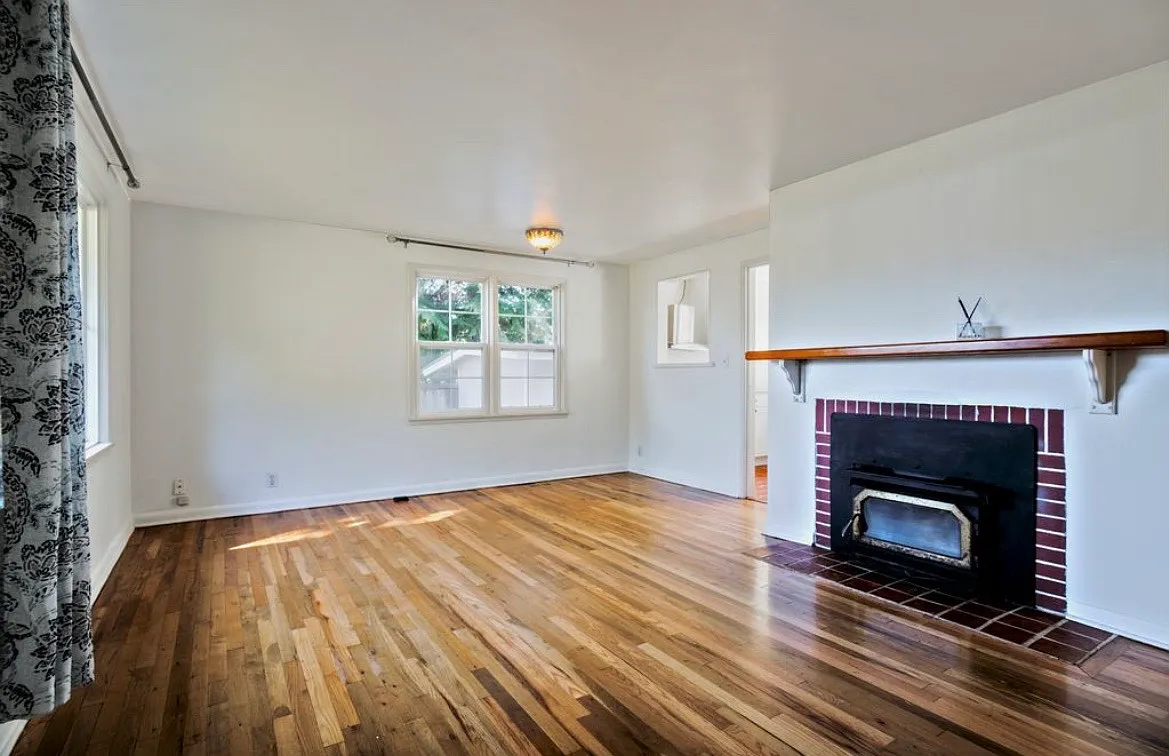 Building Photo - 16283 10th Ave NE