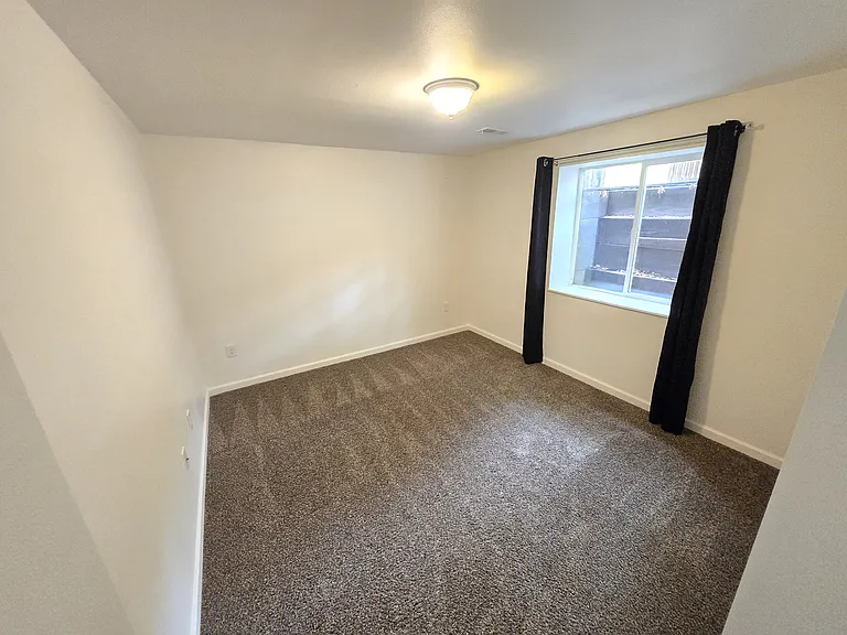 308 E Iowa Ave — Photo 12