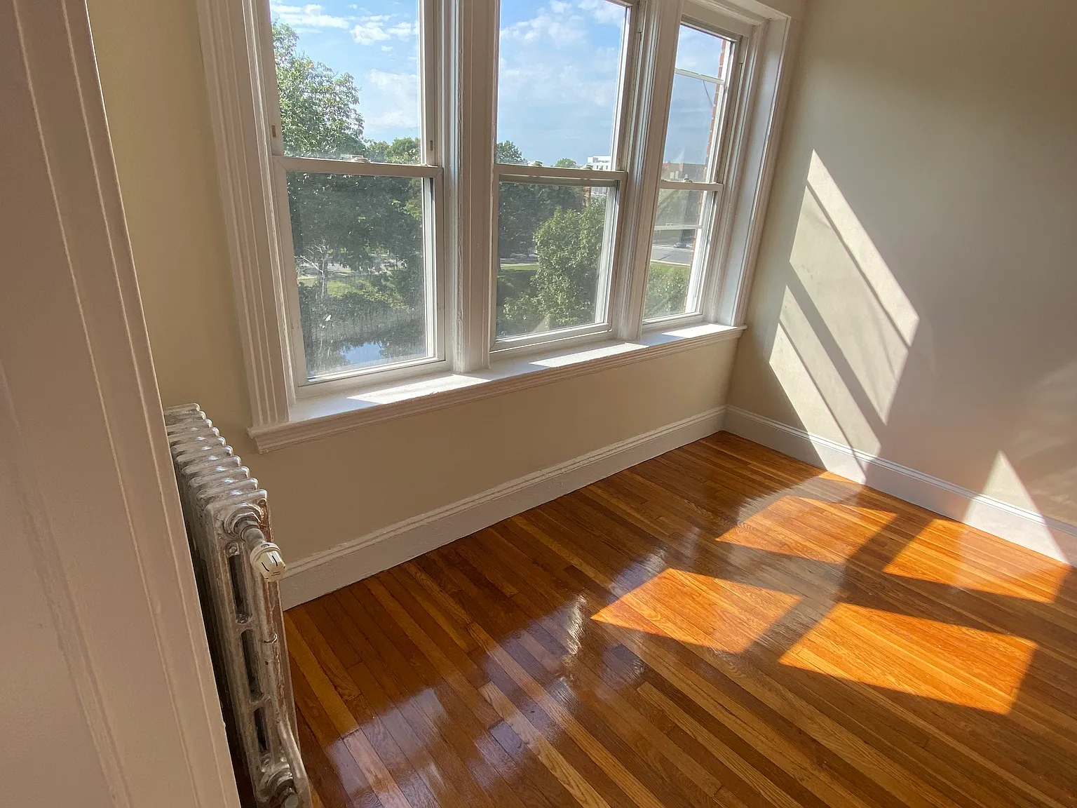 Studio, 450 sqft, $2,300 — Photo 4