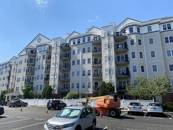 2nd image of 10 Seaport Dr APT 2615