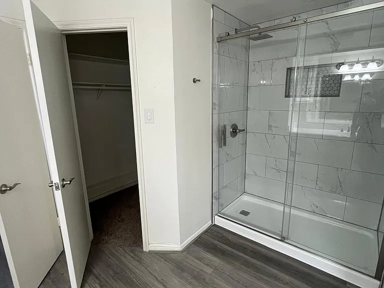 7834 Oakington Dr — Photo 17