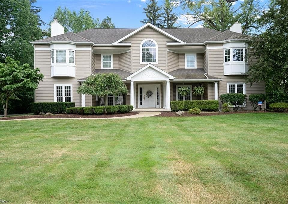 1st image of 3154 Crescent Dr NE