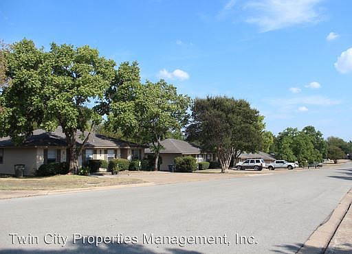 2nd image of 3607 Mahan Dr