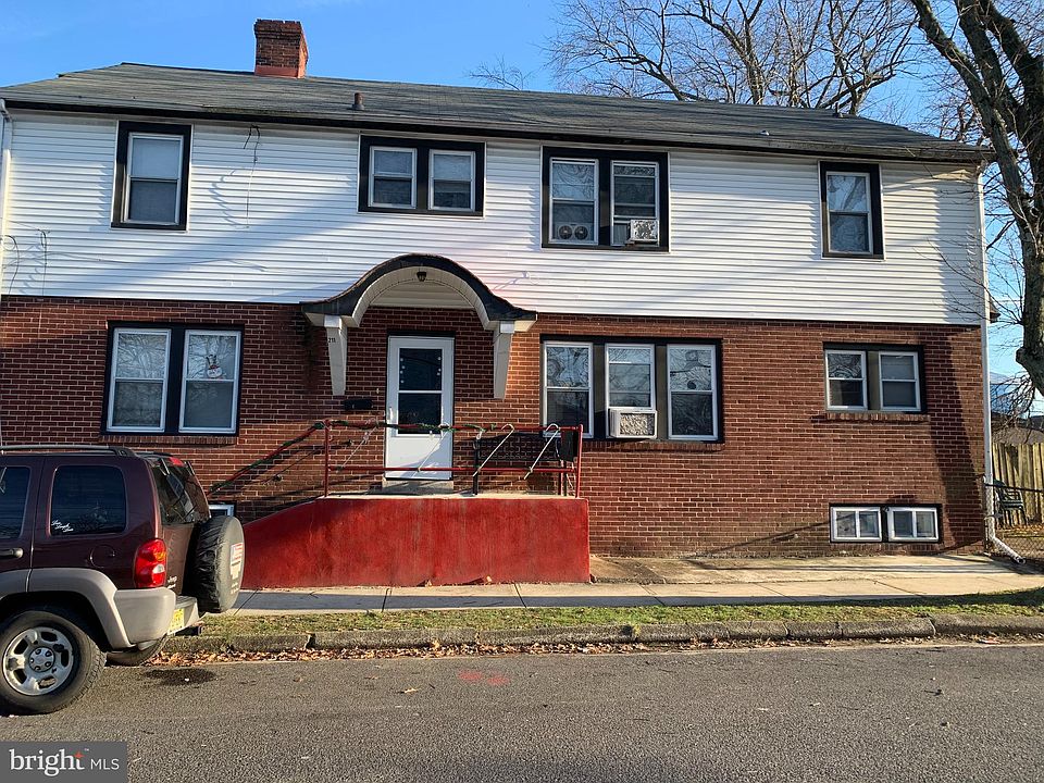 2nd image of 211 Parkway Ave