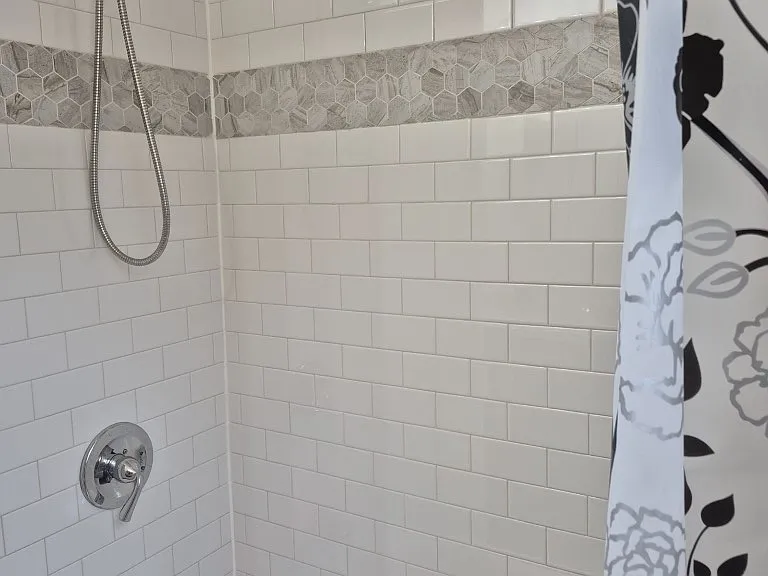 210 W Yale Ave — Photo 7