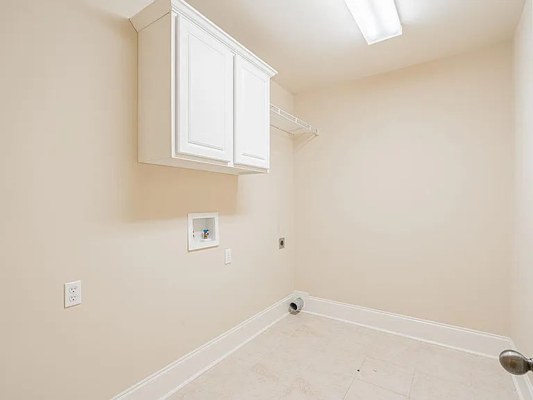 130 Windermere Cir — Photo 18