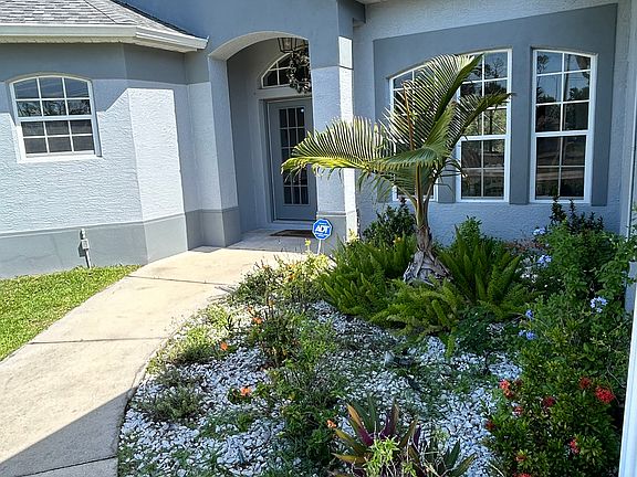 2nd image of 1574 W Hillsborough Blvd