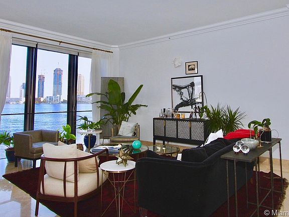3rd image of 4000 Island Boulevard Th4