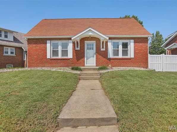 1513 Broadway, Highland, IL 62249