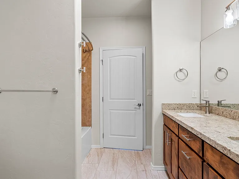 1601 Golden Gate Way — Photo 21