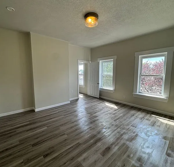 64 New Bridge St #2 — Photo 4