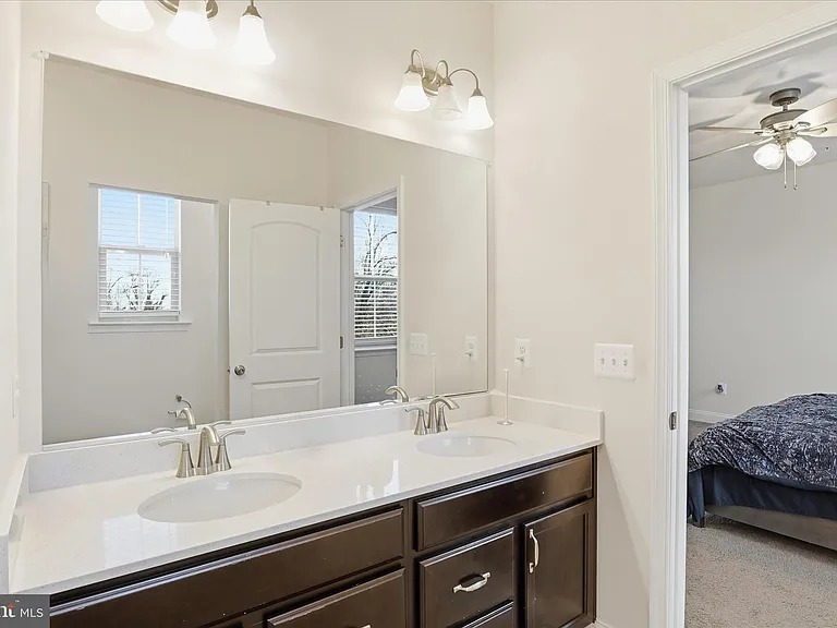 16416 Fife Way — Photo 21