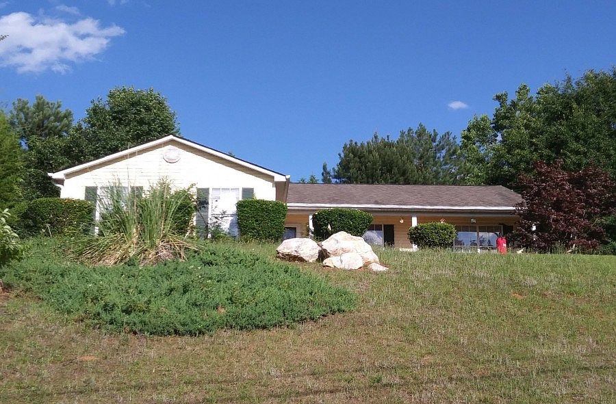 1st image of 115 Live Oak Dr