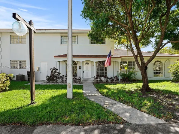 7911 Camino Cir Unit B-10, Miami, FL 33143