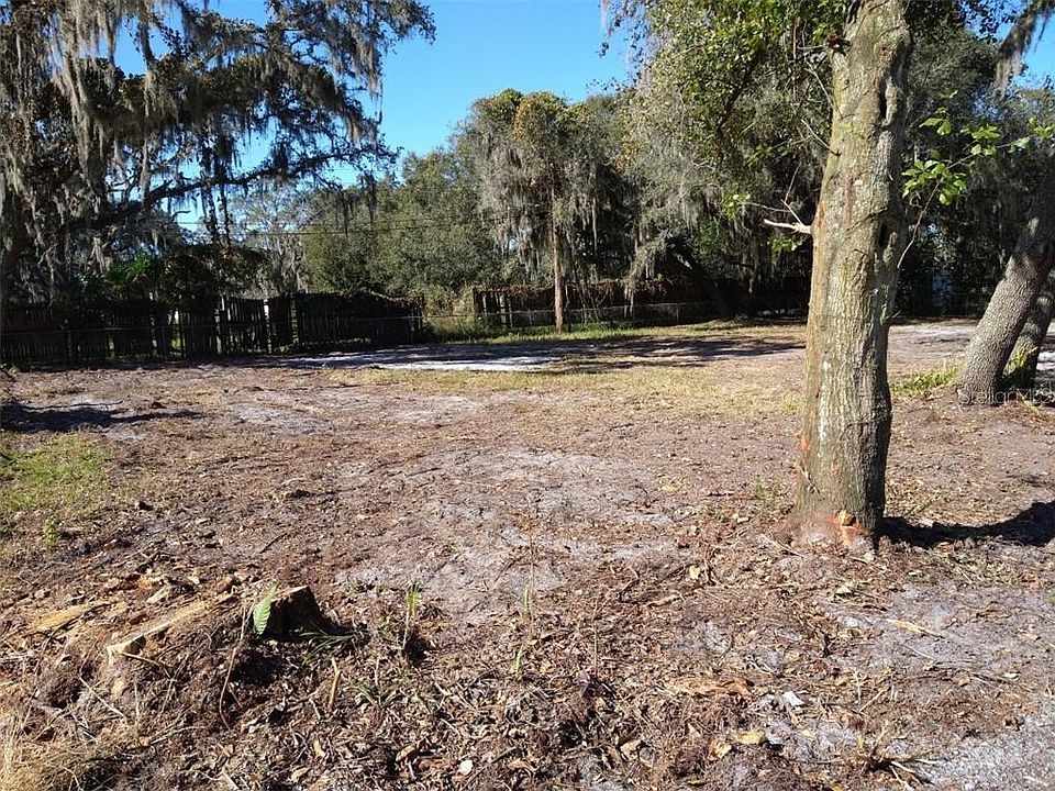 1st image of 1109 W Oak Dr