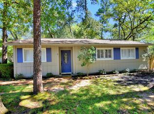 2 Raccoon Ln, Spring, TX 77380