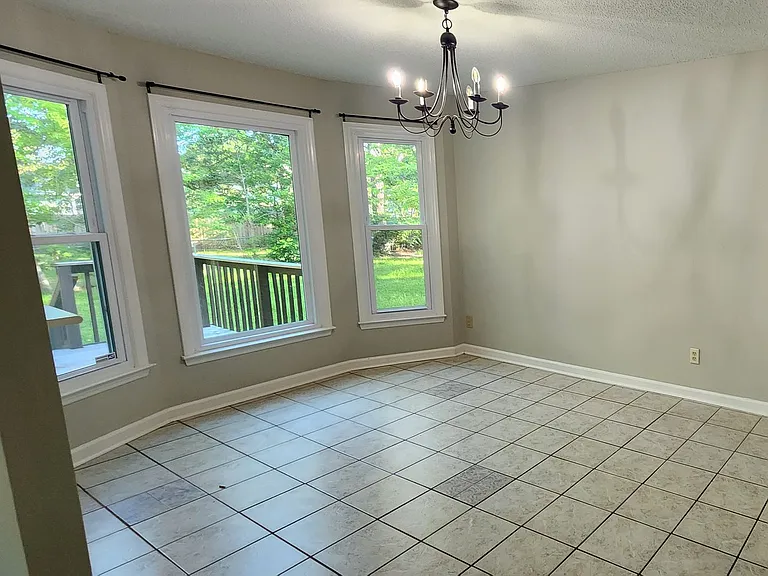 909 Bramblewood Ct — Photo 7