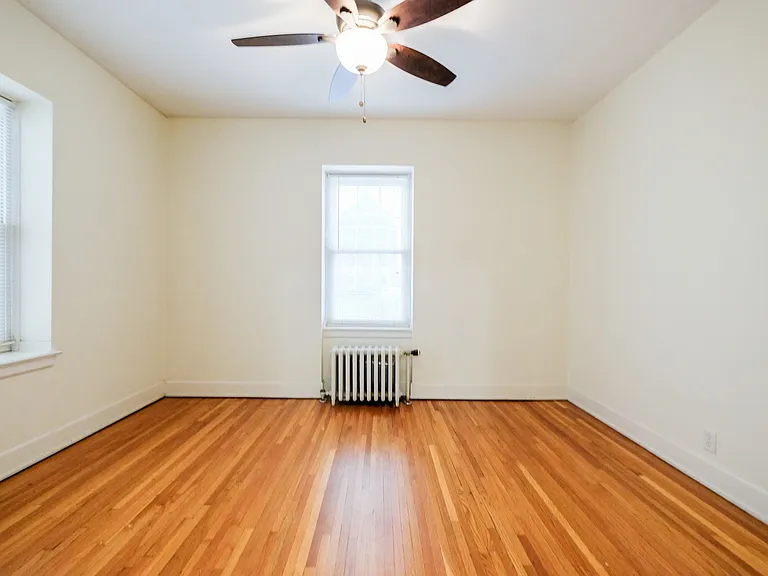 Welcome to Central Lakes of Uptown, where spacious living meets modern convenience. Enjoy the warmth of hardwood floors and natural light in this inviting room. Embrace comfortable living todayAaaschedule your visit now!