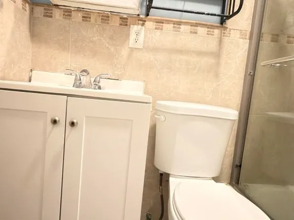 608 57th Street image 13 of 33