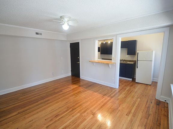 3rd image of 808 W 38th St #2