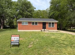 2922 Sunset Dr, New Albany, IN 47150