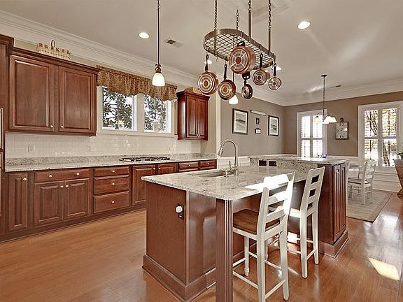 3rd image of 311 Shoals Dr