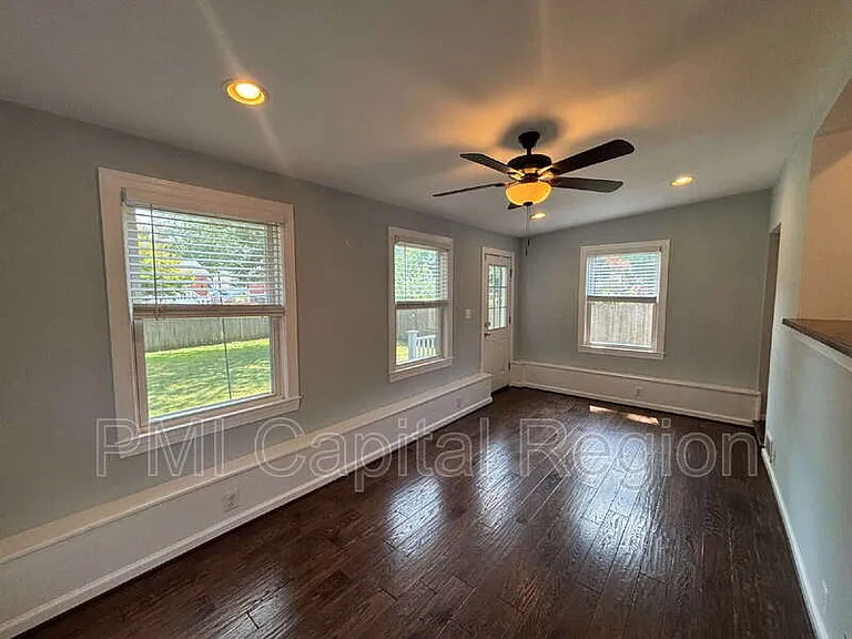 4706 Red Fox Rd — Photo 13