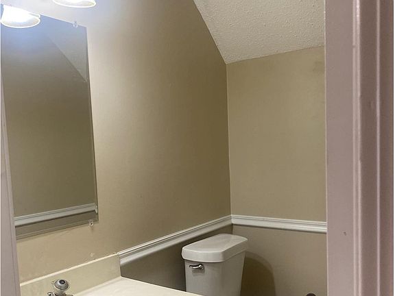 3rd image of 122 Wellington Pl #122