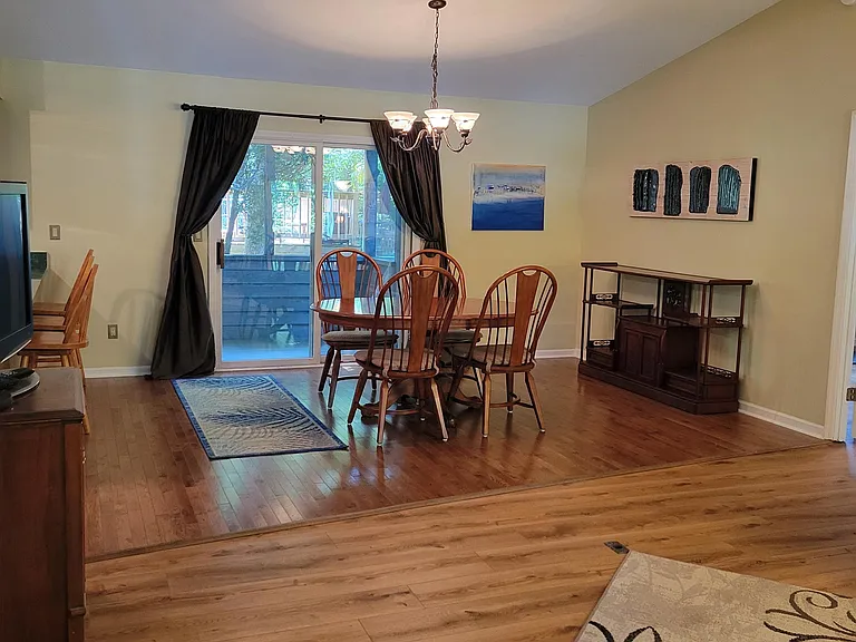 111 Gilford Ter — Photo 11