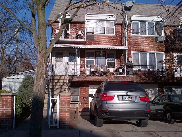1st image of 1363 E 72nd St