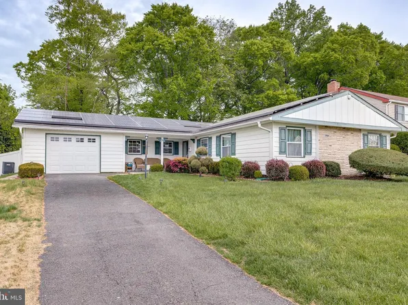 36 Ember Ln, Willingboro, NJ 08046