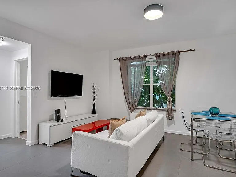 747 Michigan Ave #201 — Photo 1