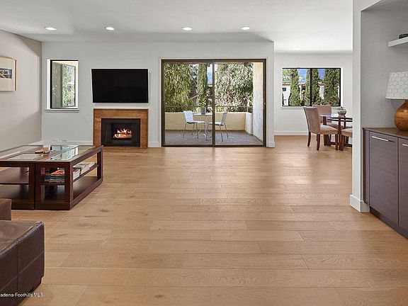 4th image of 534 S Oak Knoll Ave Unit 305
