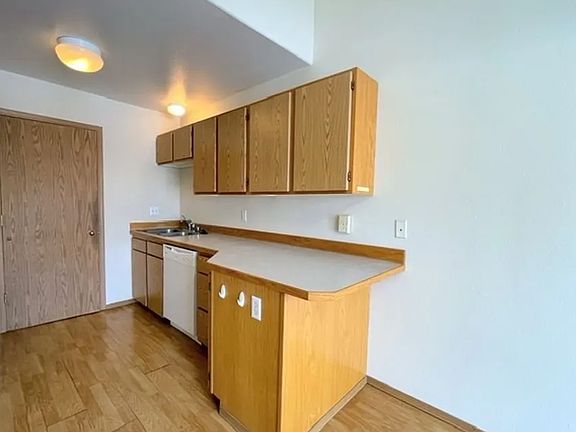 5th image of 2731 Lee St APT A