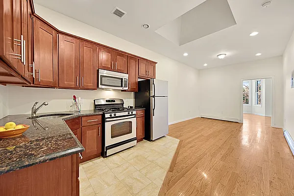 Rented by Compass | media 12