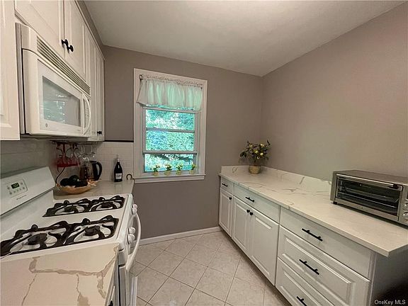 4th image of 31 Avon Cir APT D