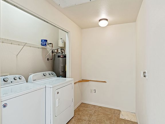 4th image of 20100 N 78th Pl APT 1110