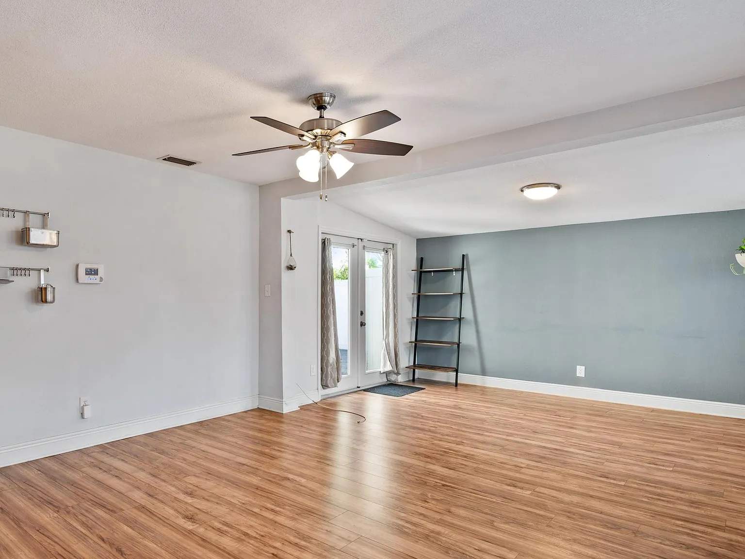 4406 Ohio Ave — Photo 3
