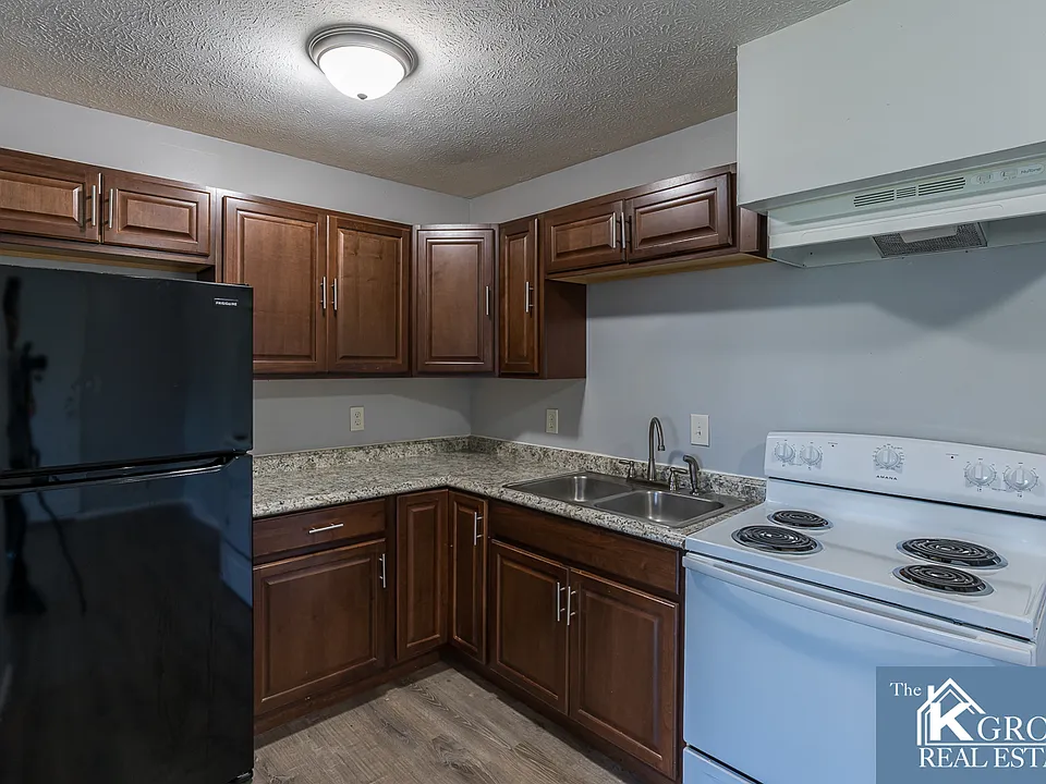 608 N Woodland Dr #9