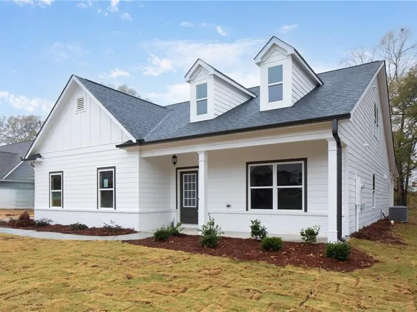 101 Academy St, Pendergrass, GA 30567