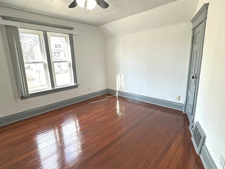 408 S Gardiner Ave #2 — Photo 18