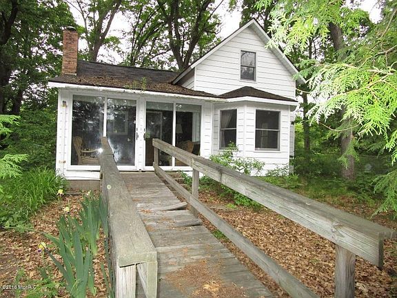 2nd image of 5467 128th Ave