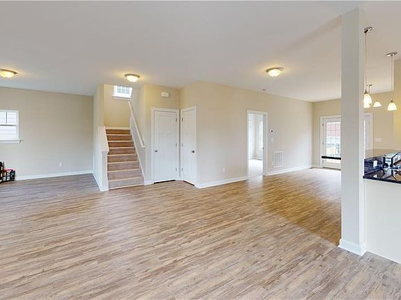 5th image of 1709 Todd St