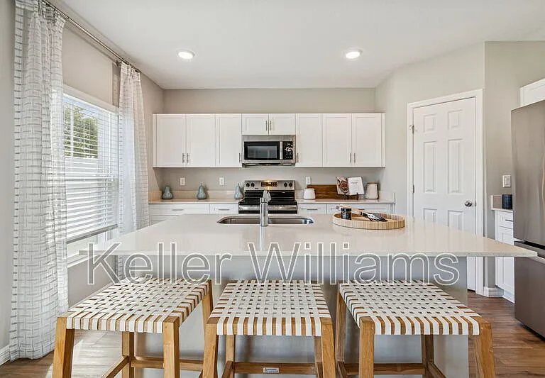 601 Ambleside Dr — Photo 10