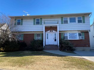 116 Hempstead Ave, Lynbrook, NY 11563